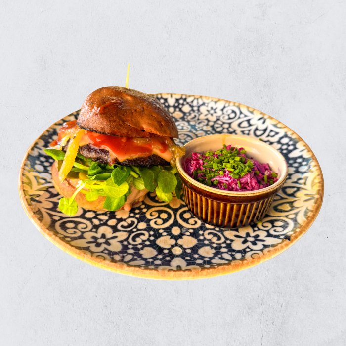 Gluténmentes burger coleslaw salátával